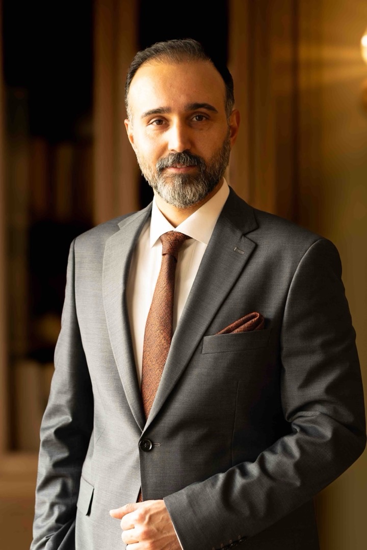 صادق شمشیری، وکیل دادگستری